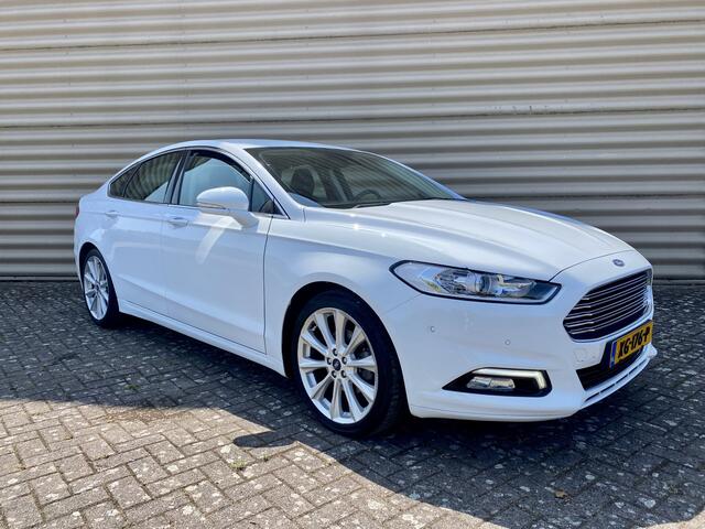 Ford MONDEO 2.0 IVCT HEV Titanium Automaat | Apple carplay, Keyless, PDC |