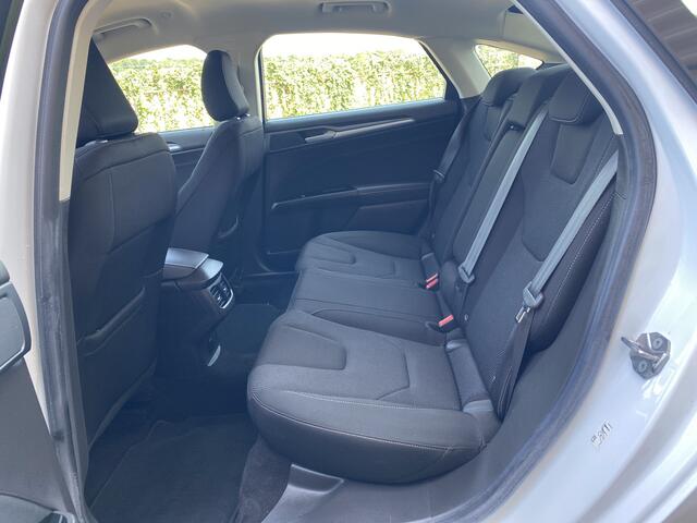 Ford MONDEO 2.0 IVCT HEV Titanium Automaat | Apple carplay, Keyless, PDC |