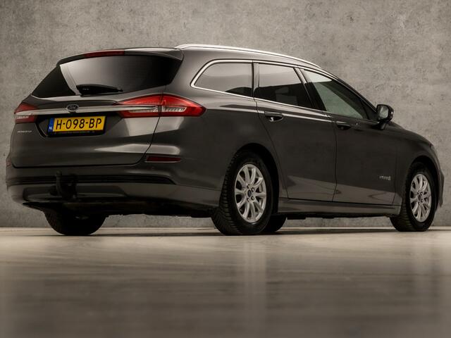 Ford MONDEO Wagon 2.0 IVCT HEV Titanium 191Pk Automaat (APPLE CARPLAY, GROOT NAVI, CAMERA, STOELVERWARMING, ELEK SPORTSTOELEN, TREKHAAK, GETINT GLAS, ADAPTIVE CRUISE, NIEUWE APK, NIEUWSTAAT)