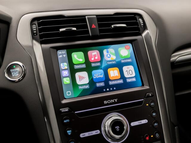 Ford MONDEO Wagon 2.0 IVCT HEV Titanium 191Pk Automaat (APPLE CARPLAY, GROOT NAVI, CAMERA, STOELVERWARMING, ELEK SPORTSTOELEN, TREKHAAK, GETINT GLAS, ADAPTIVE CRUISE, NIEUWE APK, NIEUWSTAAT)