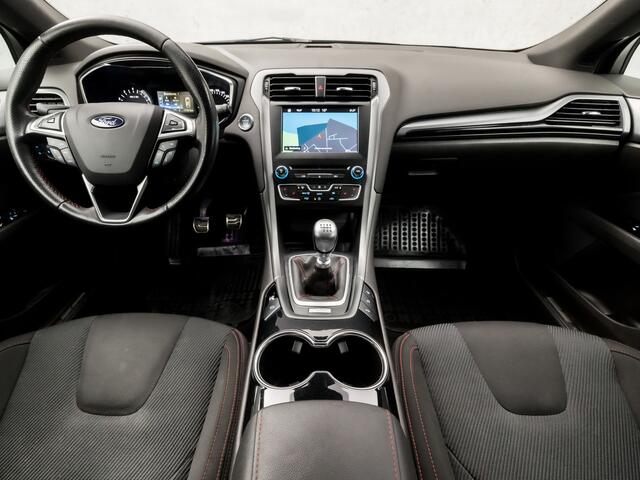 Ford MONDEO Wagon 1.5 ST Line 161Pk (APPLE CARPLAY, GROOT NAVI, STOELVERWARMING, GETINT GLAS, SPORTSTOELEN, TREKHAAK, PARKEERSENSOREN, NIEUWE APK, NIEUWSTAAT)