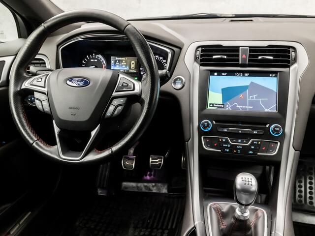 Ford MONDEO Wagon 1.5 ST Line 161Pk (APPLE CARPLAY, GROOT NAVI, STOELVERWARMING, GETINT GLAS, SPORTSTOELEN, TREKHAAK, PARKEERSENSOREN, NIEUWE APK, NIEUWSTAAT)
