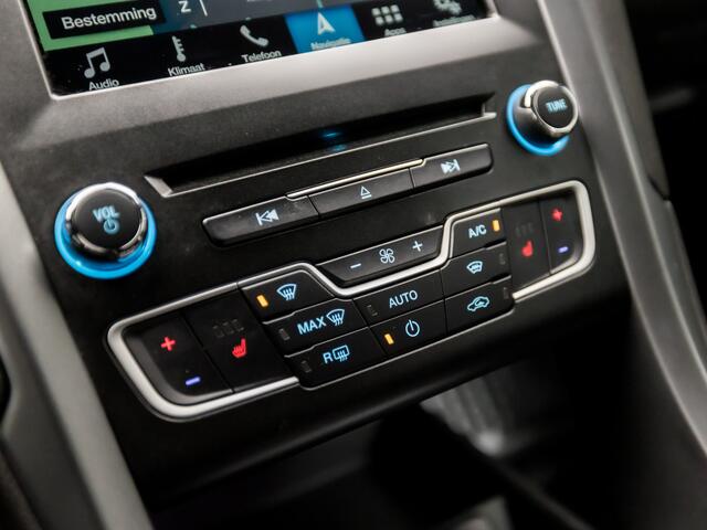 Ford MONDEO Wagon 1.5 ST Line 161Pk (APPLE CARPLAY, GROOT NAVI, STOELVERWARMING, GETINT GLAS, SPORTSTOELEN, TREKHAAK, PARKEERSENSOREN, NIEUWE APK, NIEUWSTAAT)