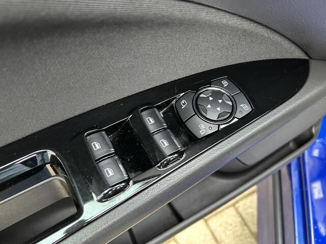 Ford MONDEO Wagon 1.5 ST Line 50% deal 8.725,- ACTIE Schuif-kantel dak / Stoel-stuur verwarming / LED / Cruise