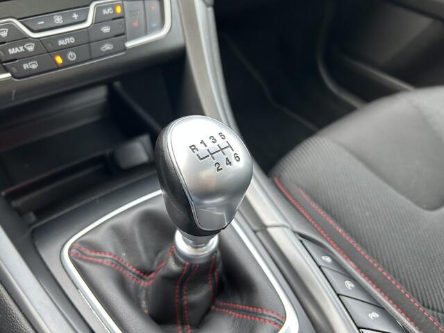 Ford MONDEO Wagon 1.5 ST Line 50% deal 8.725,- ACTIE Schuif-kantel dak / Stoel-stuur verwarming / LED / Cruise