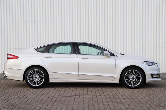 Ford MONDEO 2.0 Vignale Automaat | Leder | Stoelverwarming | Memory | Trekhaak | Navigatie | Camera