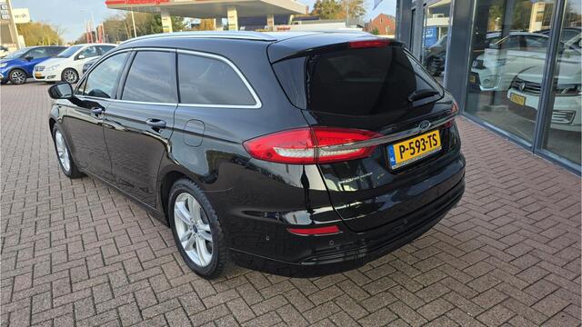 Ford MONDEO Wagon 1.5 Titanium * Automaat * Navigatie * Voorstoelen verwarmd * Keyless entry* Climaat Controle * Cruise control * BOVAG Garantie