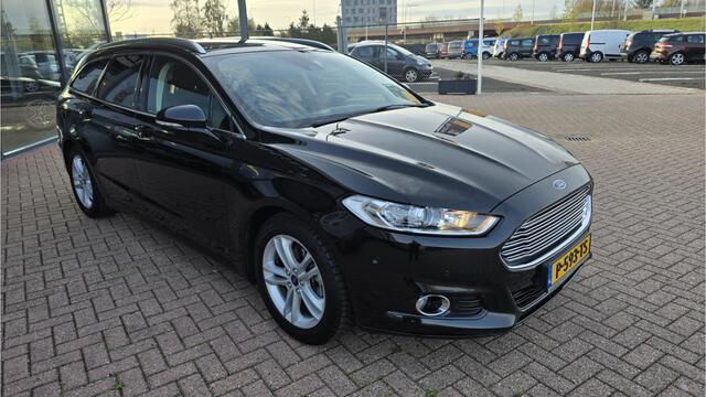 Ford MONDEO Wagon 1.5 Titanium * Automaat * Navigatie * Voorstoelen verwarmd * Keyless entry* Climaat Controle * Cruise control * BOVAG Garantie