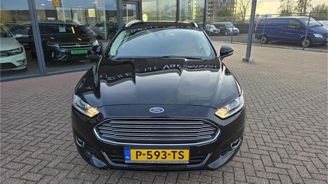 Ford MONDEO Wagon 1.5 Titanium * Automaat * Navigatie * Voorstoelen verwarmd * Keyless entry* Climaat Controle * Cruise control * BOVAG Garantie