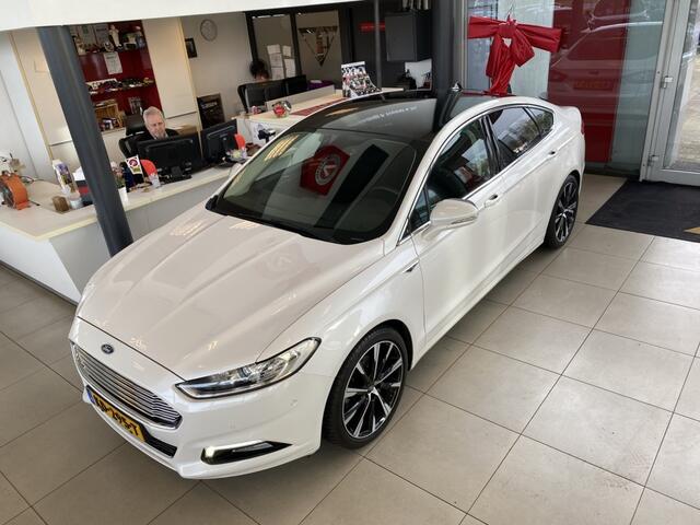 Ford MONDEO 2.0 IVCT HEV Titanium,100% Onderhouden,Automaat,Navigatie,Parkeerassistent,Keyless,Climate&Cruisecontrol,Spraakbediening,A&VSensoren,Two Tone Lak,19 Inch Lmv