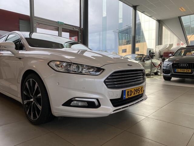 Ford MONDEO 2.0 IVCT HEV Titanium,100% Onderhouden,Automaat,Navigatie,Parkeerassistent,Keyless,Climate&Cruisecontrol,Spraakbediening,A&VSensoren,Two Tone Lak,19 Inch Lmv