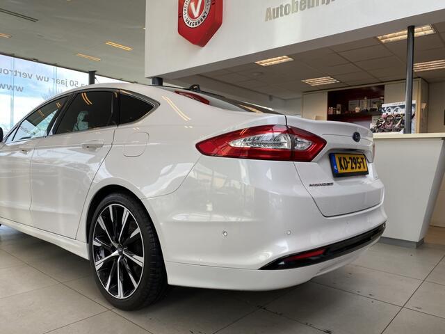 Ford MONDEO 2.0 IVCT HEV Titanium,100% Onderhouden,Automaat,Navigatie,Parkeerassistent,Keyless,Climate&Cruisecontrol,Spraakbediening,A&VSensoren,Two Tone Lak,19 Inch Lmv