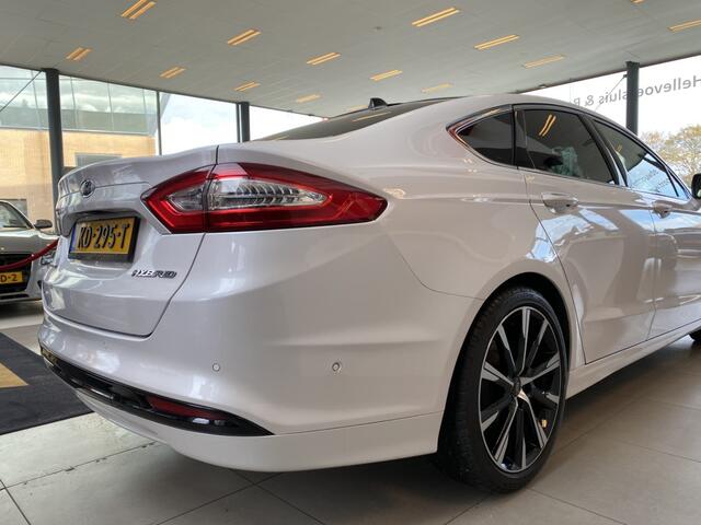 Ford MONDEO 2.0 IVCT HEV Titanium,100% Onderhouden,Automaat,Navigatie,Parkeerassistent,Keyless,Climate&Cruisecontrol,Spraakbediening,A&VSensoren,Two Tone Lak,19 Inch Lmv