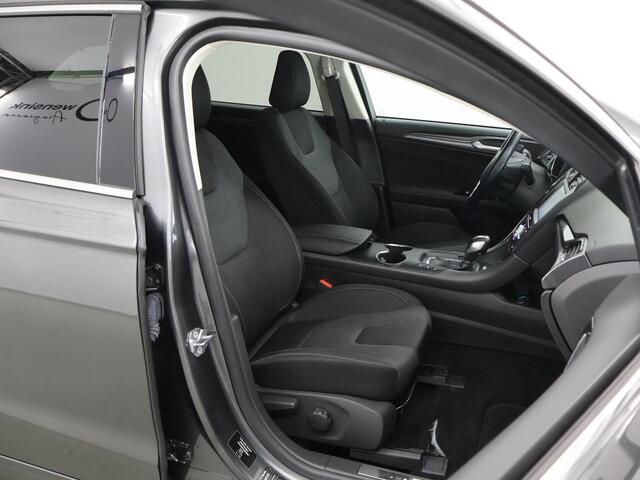 Ford MONDEO Wagon 2.0 IVCT HEV Titanium | Trekhaak | Winterpack | Cruise Control Adaptief | Navigatie | Parkeercamera |