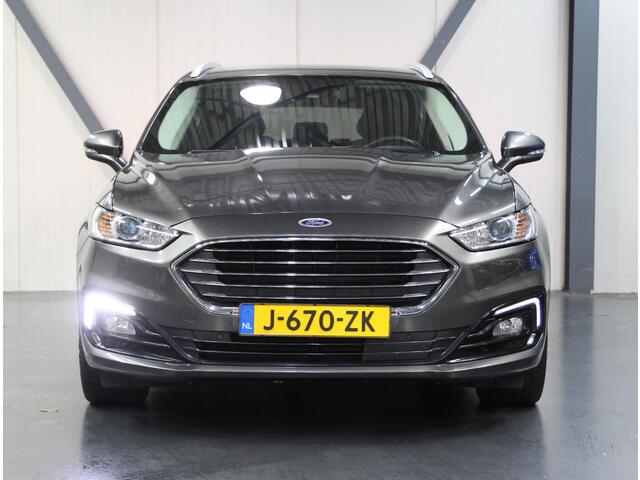 Ford MONDEO Wagon 187PK HEV Titanium | 1ste eigenaar | Trekhaak | 18"LMV | Privacy Glass | Stoelverwarming | Navigatie | Cruise Control | Climate Control | AUTOMAAT | Parkeersensoren | Isofix | Privacy Glass |
