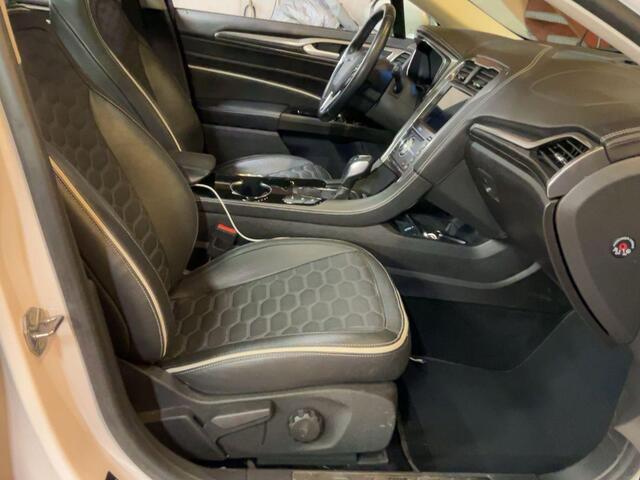 Ford MONDEO Wagon 2.0 IVCT HEV Vignale | Panoramadak | Adaptieve cruisecontrol | Trekhaak | Winter Pack | Adaptive cruise control | Achteruitrijcamera | Bestuurdersstoel Met Geheugen