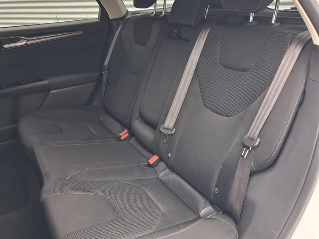 Ford MONDEO Wagon 2.0 IVCT HEV Titanium | Nieuw Binnen | Navigatie | Trekhaak | Climate | APK 14-11-2027 |