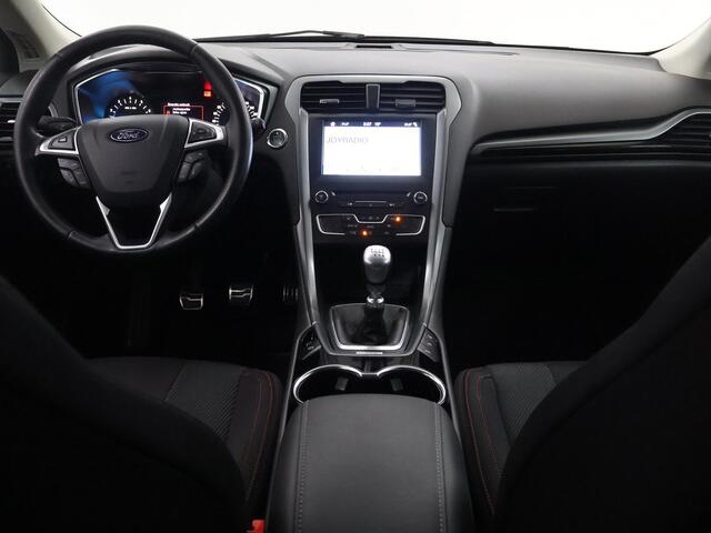 Ford MONDEO Wagon 1.5 ST Line | Winterpakket | Navigatie | Cruise Control | Climate Control | Elektr. Achterklep |