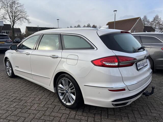Ford MONDEO Wagon 2.0 IVCT HEV Vignale 187 pk | Panoramadak | Adaptieve cruise control | Trekhaak | Winter Pack | Adaptive cruise control | Achteruitrijcamera | Bestuurdersstoel Met Geheugen