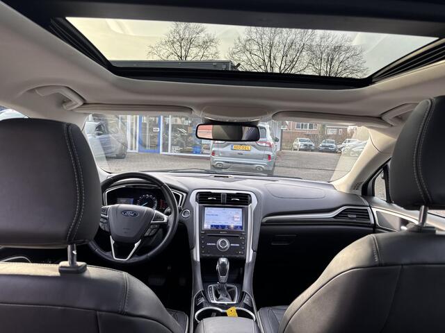 Ford MONDEO Wagon 2.0 IVCT HEV Vignale 187 pk | Panoramadak | Adaptieve cruise control | Trekhaak | Winter Pack | Adaptive cruise control | Achteruitrijcamera | Bestuurdersstoel Met Geheugen