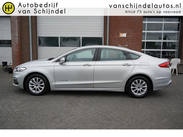 Ford MONDEO 2.0 IVCT HEV Titanium NL AUTO - NAP - AUTOMAAT NAVI - PARKEERSENSOREN V+A - CLIMA - CRUISE - DAB+ - RIJSTROOKSENSOR - LM VELGEN - AUT. VERLICHTING - 4 ELEKTR RAMEN / SPIEGELS
