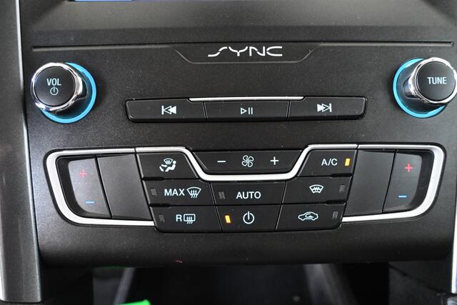 Ford MONDEO Wagon 2.0 IVCT HEV Titanium Clima Lichtmetaal Cruise Trekhaak Carplay Inruil 1e Eigenaar Mogelijk!
