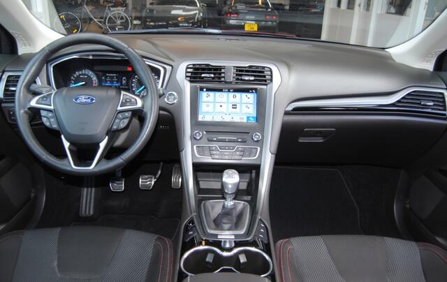 Ford MONDEO 1.5 ST Line | Dealer onderhouden| Winterpakket| Zeer nette Ford!