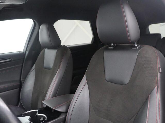 Ford MONDEO Wagon 2.0 IVCT HEV Vignale | Leder/alcantara | Memory | Cruise control | Dodehoek detectie | Stuur/stoel verwarming | Achterbank verwarming | Carplay | Camera | Park assist | Elektrische achterklep