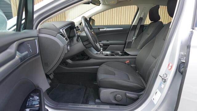 Ford MONDEO 1.5 160pk Titanium Pano.Dak Keyless Navi 19inch LM Stoel&Stuurwiel V.W. *NL auto* 110606km!
