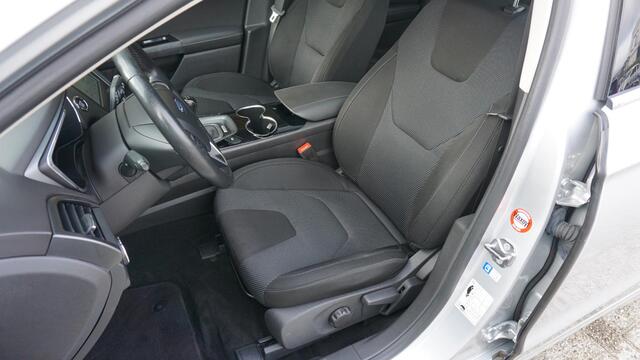 Ford MONDEO 1.5 160pk Titanium Pano.Dak Keyless Navi 19inch LM Stoel&Stuurwiel V.W. *NL auto* 110606km!