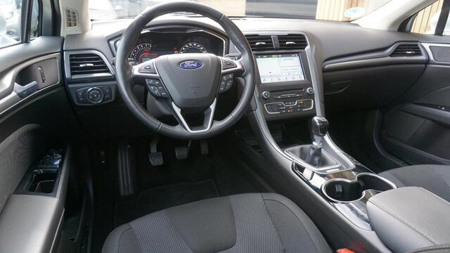 Ford MONDEO 1.5 160pk Titanium Pano.Dak Keyless Navi 19inch LM Stoel&Stuurwiel V.W. *NL auto* 110606km!