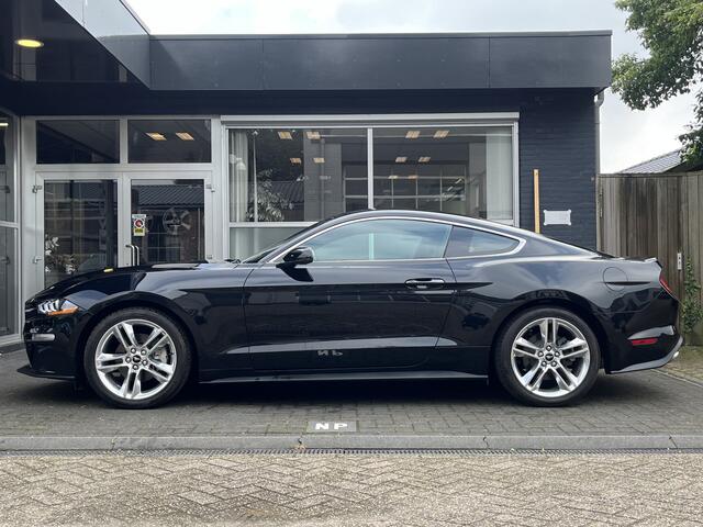 Ford MUSTANG Fastback 2.3 EcoBoost PREMIUM PACKAGE / CLIMA / CRUISE / NAVI