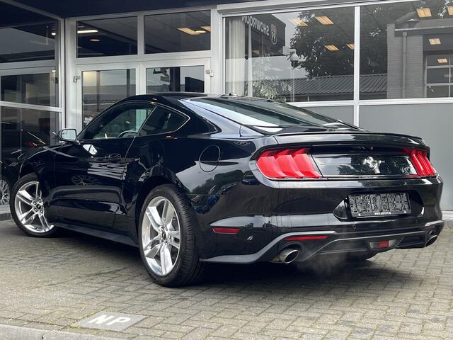 Ford MUSTANG Fastback 2.3 EcoBoost PREMIUM PACKAGE / CLIMA / CRUISE / NAVI