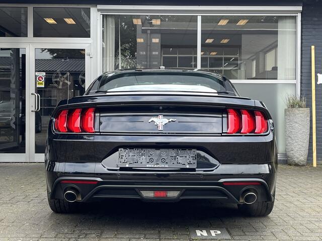 Ford MUSTANG Fastback 2.3 EcoBoost PREMIUM PACKAGE / CLIMA / CRUISE / NAVI