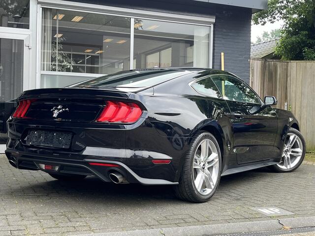 Ford MUSTANG Fastback 2.3 EcoBoost PREMIUM PACKAGE / CLIMA / CRUISE / NAVI