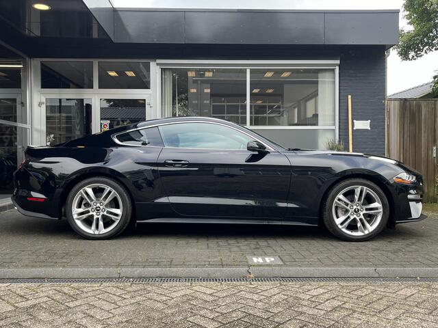 Ford MUSTANG Fastback 2.3 EcoBoost PREMIUM PACKAGE / CLIMA / CRUISE / NAVI
