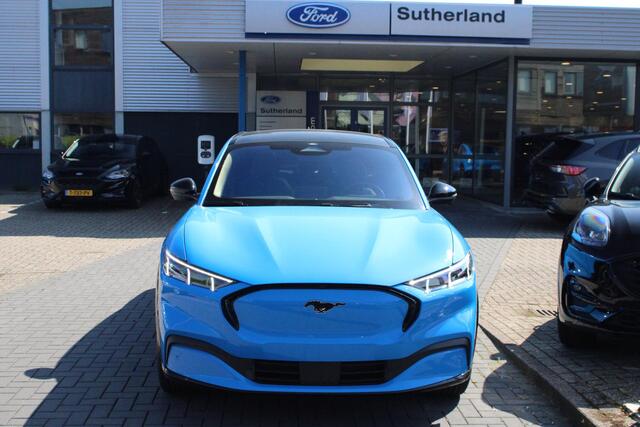 Ford MUSTANG Mach-E 98kWh Extended AWD Premium 351pk Ford Voorraad | Panorama dak | Grabber Blue