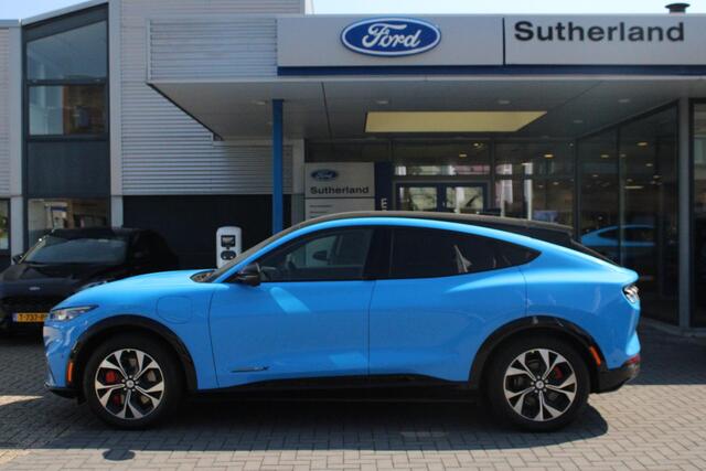 Ford MUSTANG Mach-E 98kWh Extended AWD Premium 351pk Ford Voorraad | Panorama dak | Grabber Blue