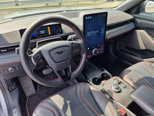 Ford MUSTANG Mach-E 75kWh AWD 269pk | Panoramadak | Bang&Olufsen | Elektrische achterklep | BTW verrekenbaar