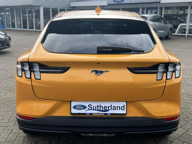 Ford MUSTANG Mach-E 98kWh Extended RWD Nieuw SCI 291pk | Ford Voorraad | Technology Pack | Cyber Orange | DAB + | Bang & Olufsen | Adaptieve cruise control | Lane assist