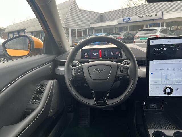 Ford MUSTANG Mach-E 98kWh Extended RWD Nieuw SCI 291pk | Ford Voorraad | Technology Pack | Cyber Orange | DAB + | Bang & Olufsen | Adaptieve cruise control | Lane assist