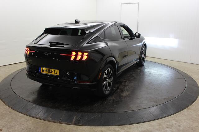 Ford MUSTANG Mach-E AWD 75 kWh 360º Camera Leder met Lucid Red stiksels El aKlep