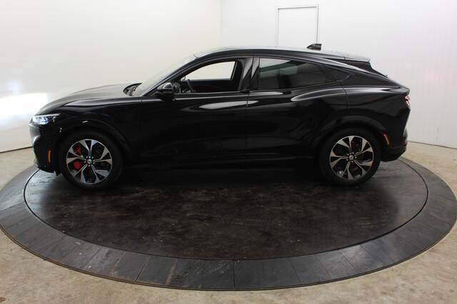 Ford MUSTANG Mach-E AWD 75 kWh 360º Camera Leder met Lucid Red stiksels El aKlep