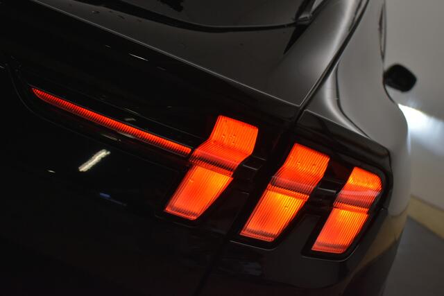 Ford MUSTANG Mach-E AWD 75 kWh 360º Camera Leder met Lucid Red stiksels El aKlep