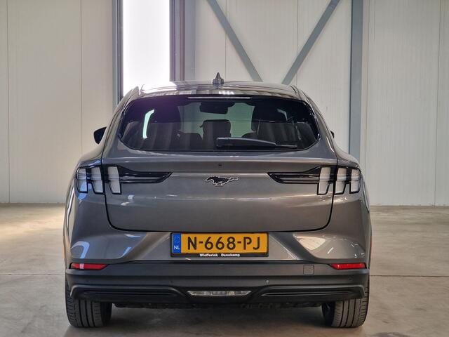 Ford MUSTANG Mach-E RWD 75 kWh 270pk | ACC | Stoel- en stuurverwarming | Verkeersbord detectie |