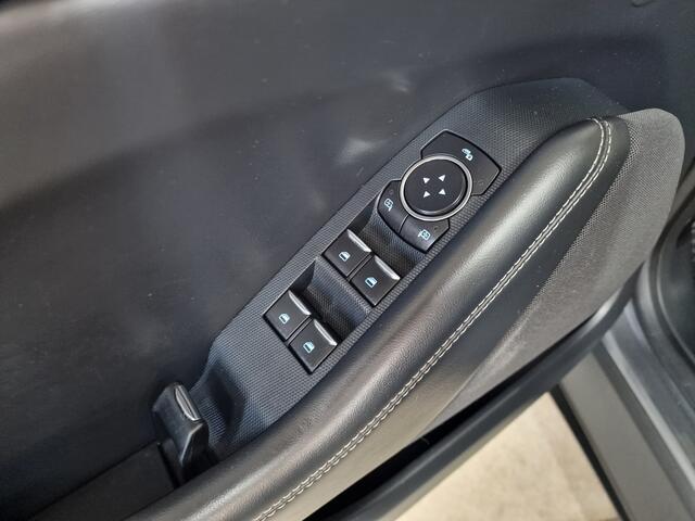 Ford MUSTANG Mach-E RWD 75 kWh 270pk | ACC | Stoel- en stuurverwarming | Verkeersbord detectie |