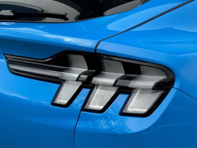 Ford MUSTANG Mach-E Premium 98kwh Extend Range RWD DIRECT LEVERBAAR!