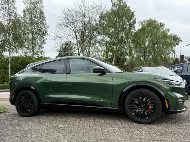 Ford MUSTANG Mach-E Extended Premium RWD 98 kWh B&O Audio | Panorama dak | Afneembare Trekhaak | Zwarte Velgen