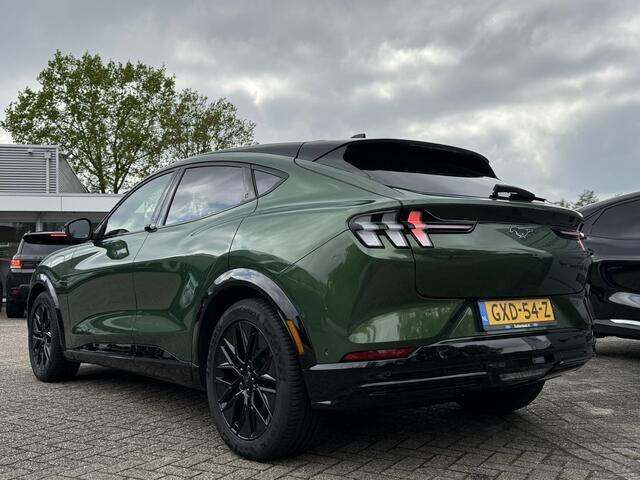 Ford MUSTANG Mach-E Extended Premium RWD 98 kWh B&O Audio | Panorama dak | Afneembare Trekhaak | Zwarte Velgen