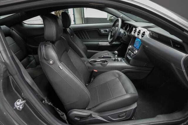 Ford MUSTANG Fastback GT 5.0 V8 460pk HANDGESCHAKELD |sportstoelen|stoelventilatie + verwarming|keyless|navigatie|bluetooth|cruise control|camera|19"|